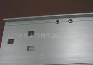 鍍鋅金屬橋架有著什么優(yōu)勢(shì)？